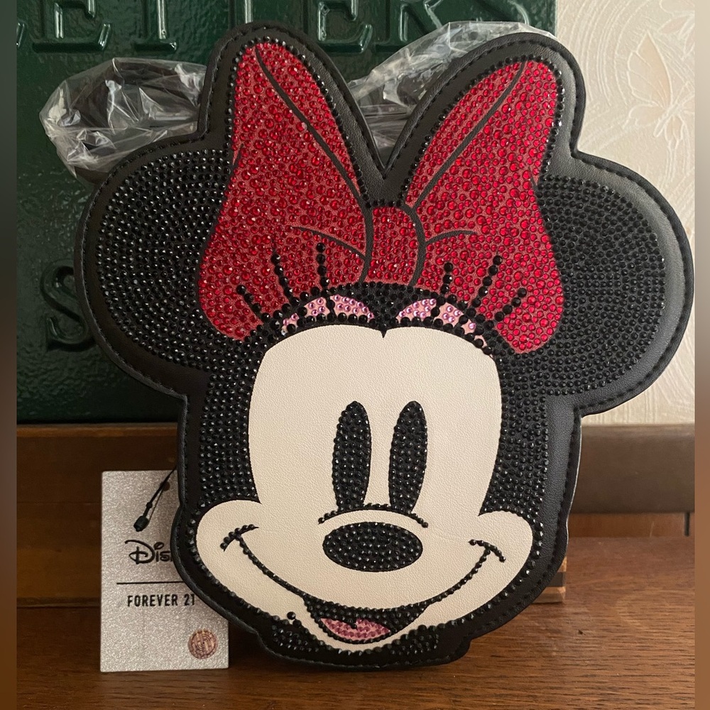 Disney Minnie Mouse bedazzled bag. NWT